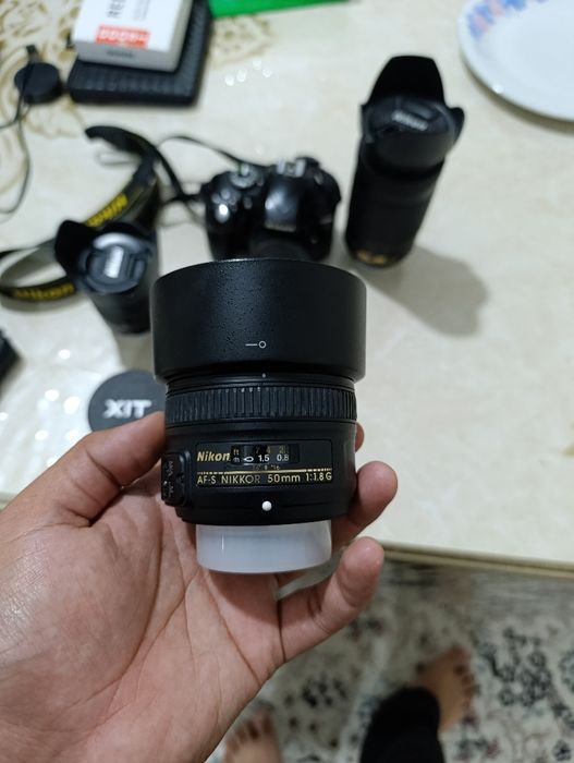 Nikon d3300 komplekt sotiladi