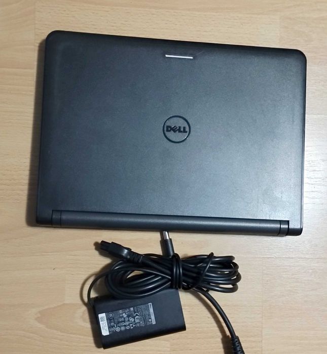 Dell Latitude, 13,3 inch, Core I3, 8GB RAM, SSD 240GB, baterie 2-3 ore