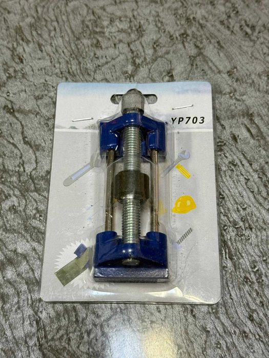 Dispozitiv pentru ascutire cutite de rindea si dalti