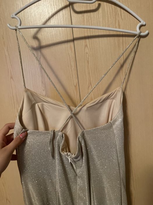 Официална рокля