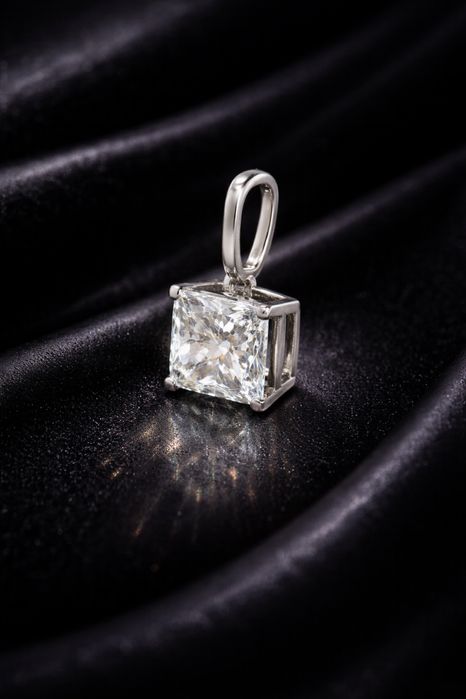 Pandant aur alb cu diamant LGD