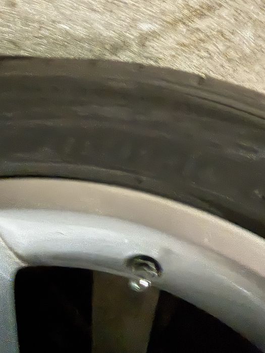Vând jante cu anvelope Dunlop vară merg pe skoda , vw ,