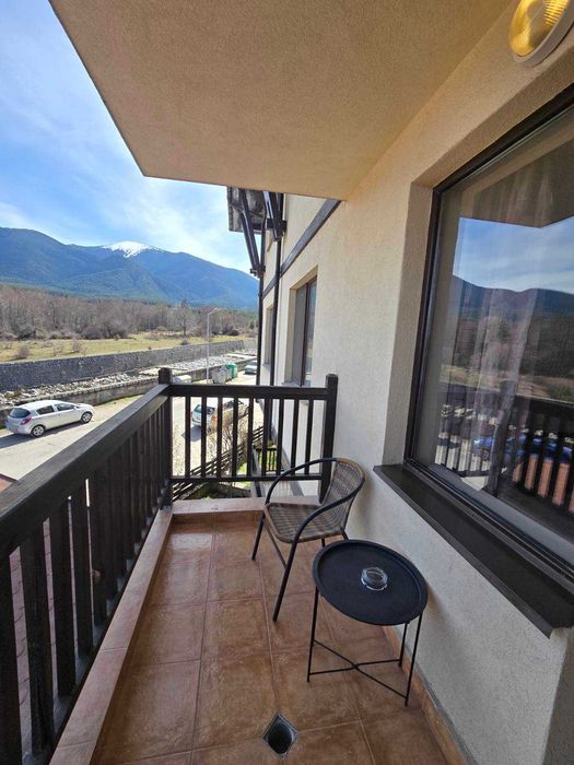 Просторен двустаен апартамент за продажба до ски лифта в Банско