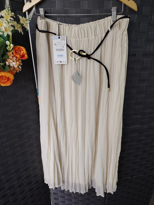 Fusta Zara masura XL