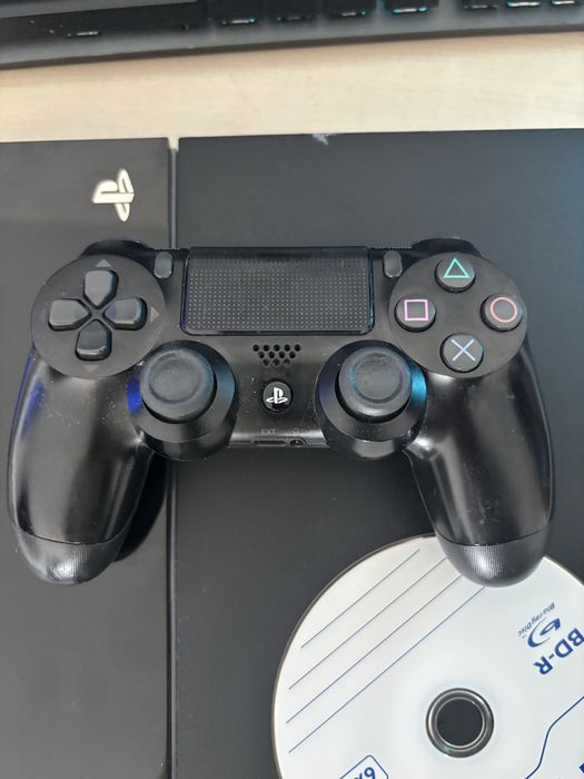 Playstation 4 Phat,  Modat, 1Tb, controller