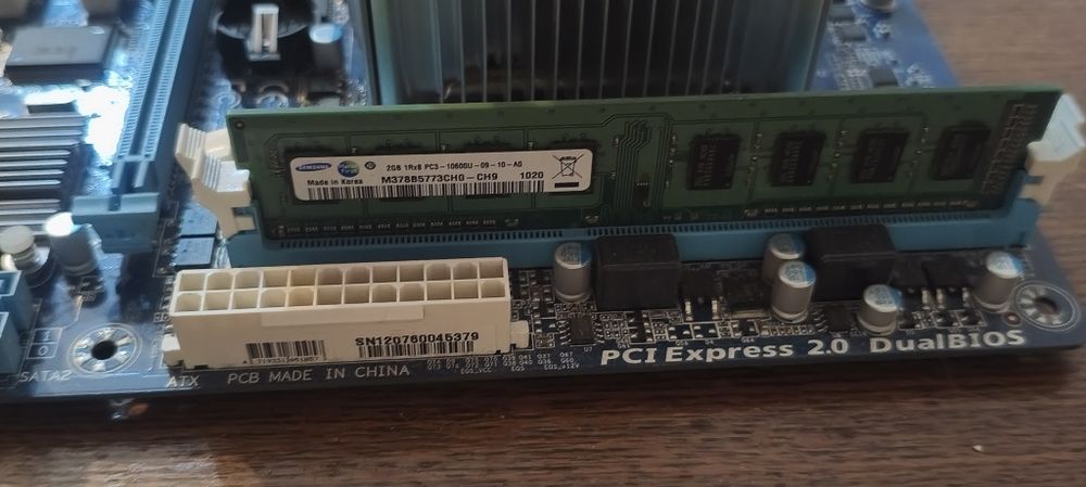 Материнка Gigabyte 1155 сокет