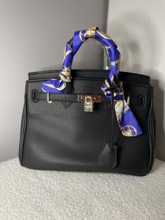 Дамска кожена чанта в черен цвят