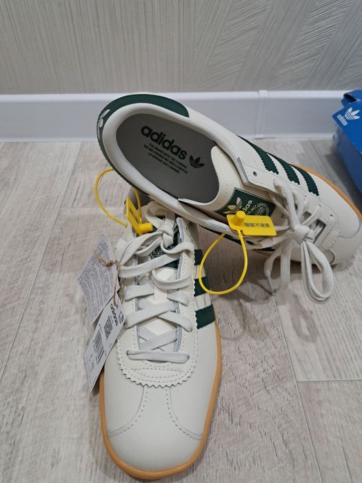 Продам кроссовки