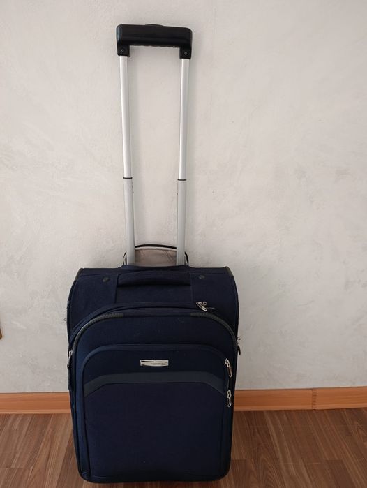 Продам чемодан ручная кладь