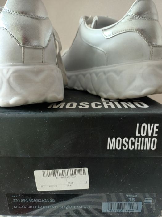Бели кожени сникърси Love Moschino