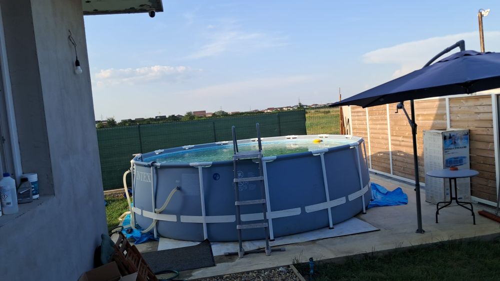 Vand Piscina Si Pompa