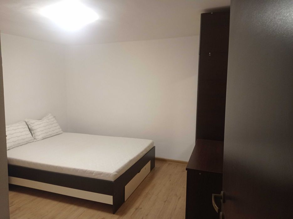 Casa de închiriat 3 camere ,baie ,bucătărie curte ,loc de parcare