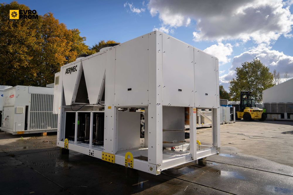 Chiller răcit cu aer AERMEC NRB0800 L | chiller 200 kw pret | Outlet | air cooled chiller for sale