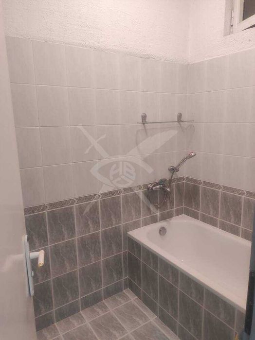 Дава се под наем Тристаен апартамент в Пловдив, Кючук Париж - 100 кв.м за 550 € - Снимка #4