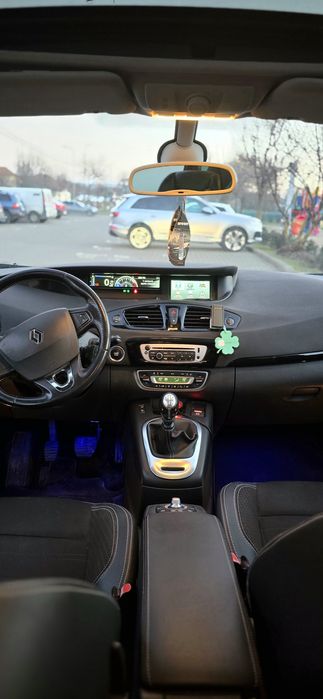 Renault Grand Scenic - 7 locuri - 2014