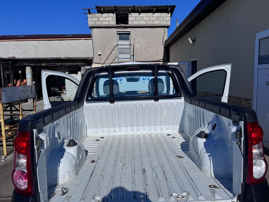 Vand  logan pick-up 1.6 mpi Mangalia