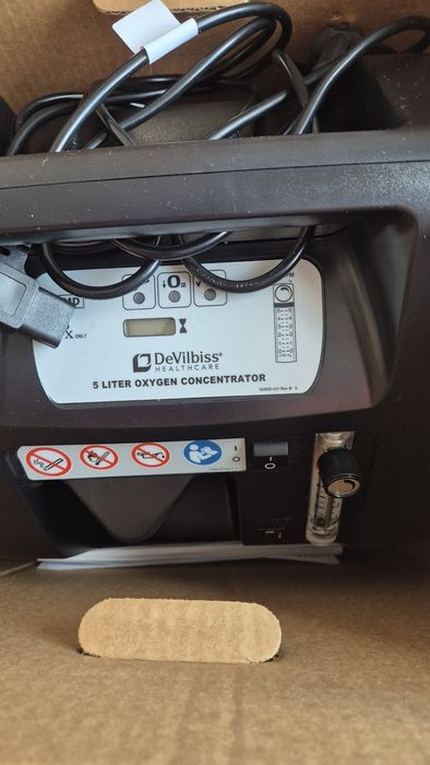 Concentrator oxigen DeVilbiss 5L - puțin utilizat