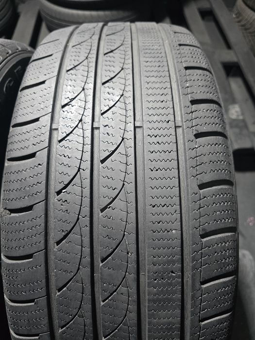 Anvelope 245/45 R19 TRISTAR
