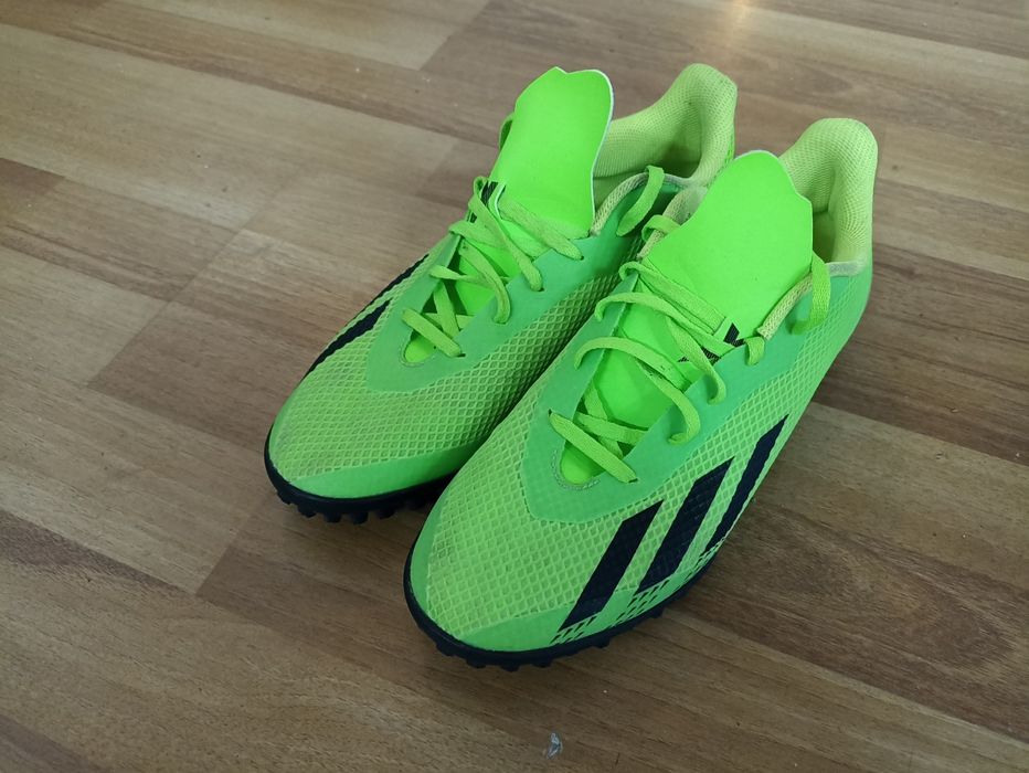 Adidas fotbal pentru teren