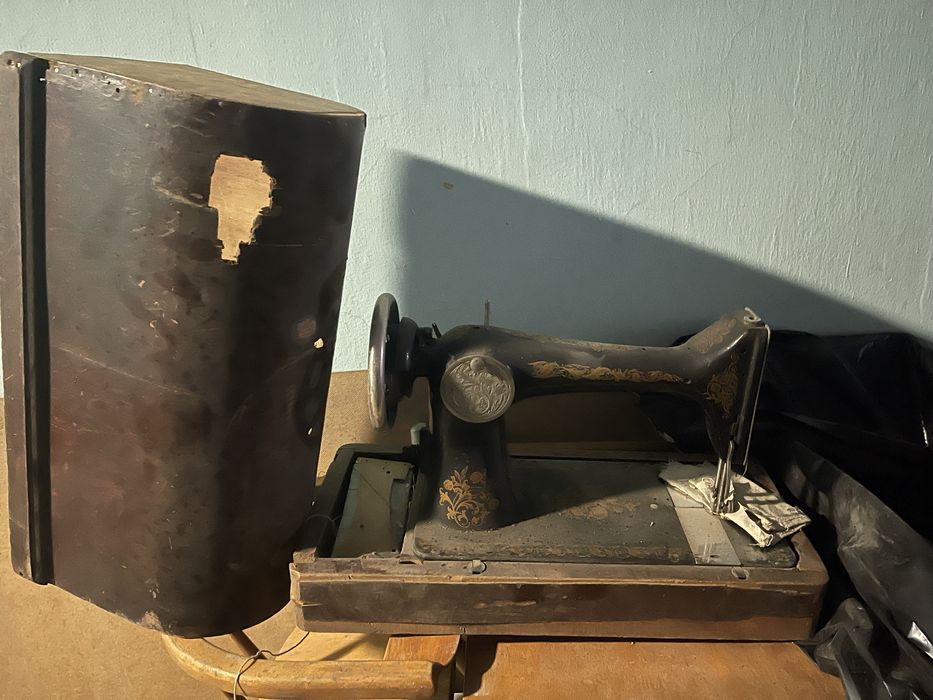 Продаются швейные машинки и оверлок!