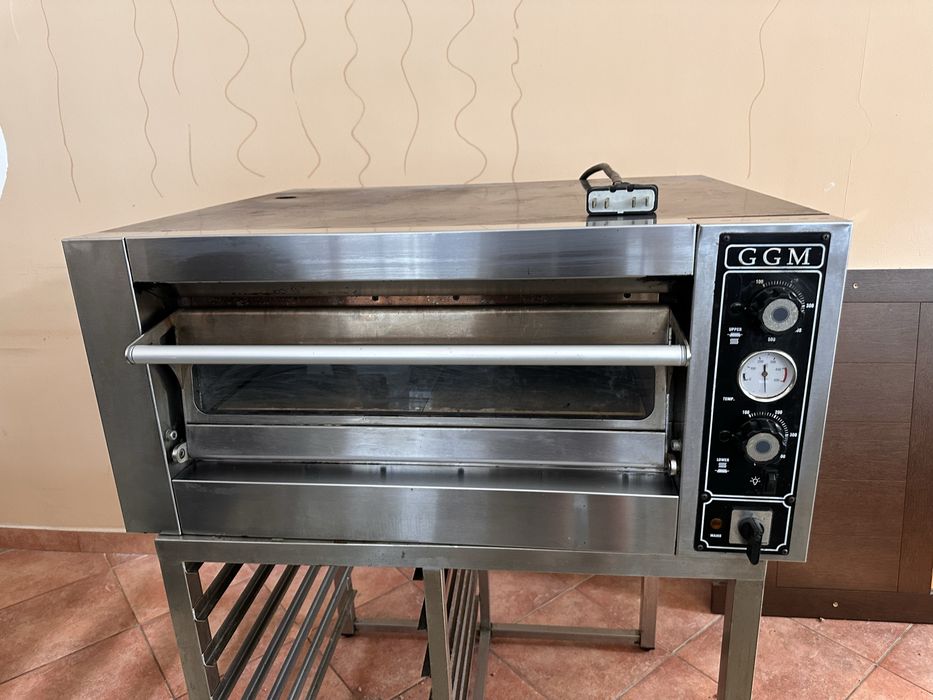 Професионална пица фурна GGM Gastro 5 kW / 600x600 / работеща