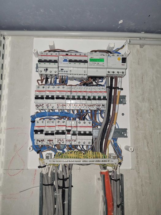 Electrician calificat – instalații electrice Constanța