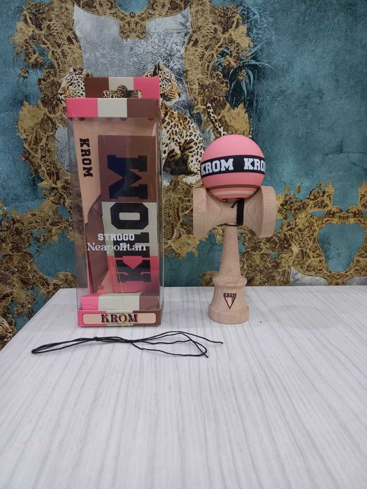 Krom strogo napolitan roz