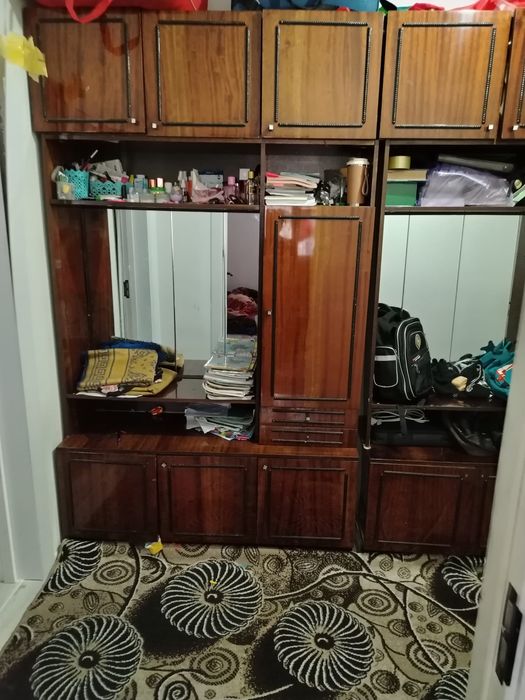 Shkaf sotiladi xolati Juda yaxwi