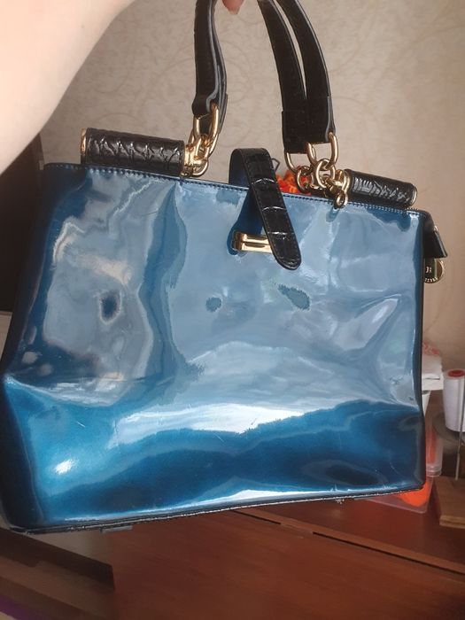 Продам брендовую сумку