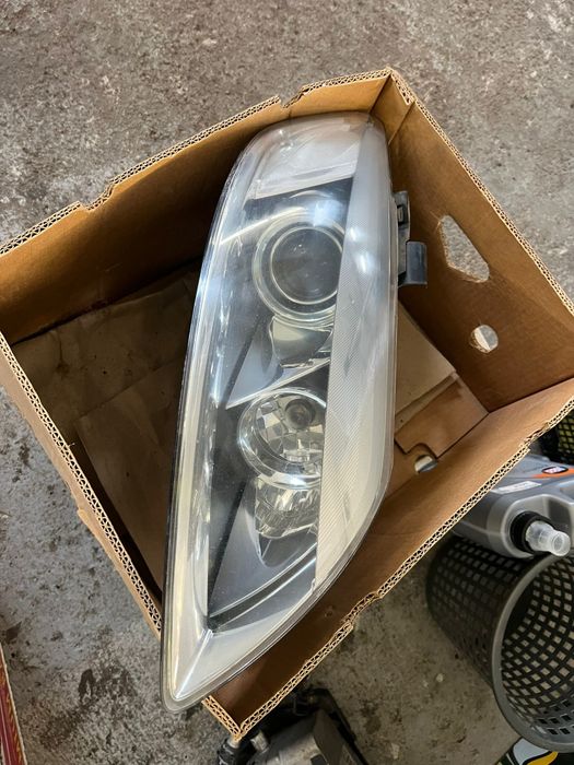 Faruri Far Stanga Dreapta  xenon Audi Q7  EUROPA