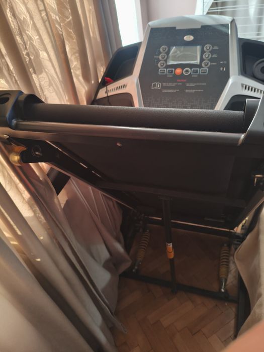 Бягаща пътека с масажор