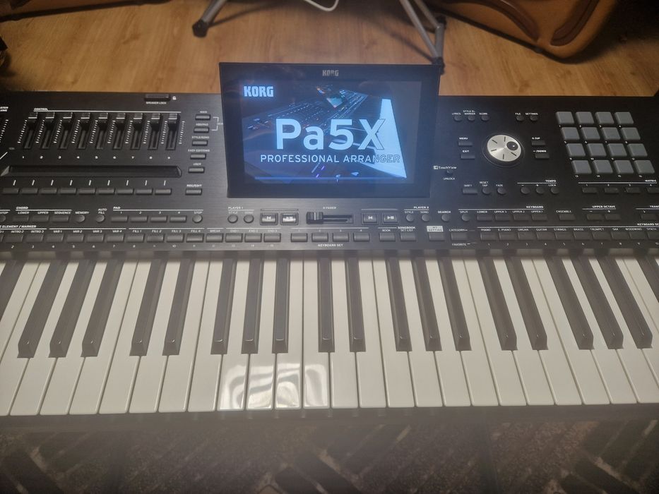 Korg pa5 x international