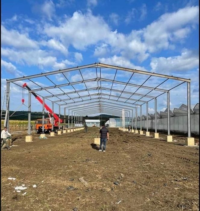 Vând hală metalică 10 x 10