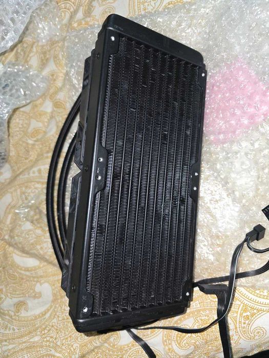 Водно охлаждане ASUS ROG STRIX 240mm AIO