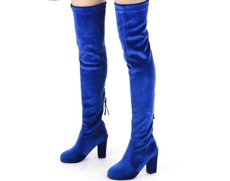 Vand cizme de catifea albastre peste genunchi