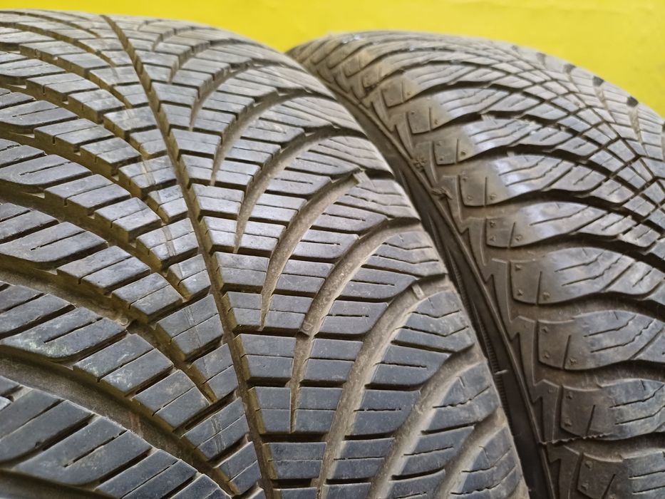 Шины 205/60 R15 Goodyear пара.
