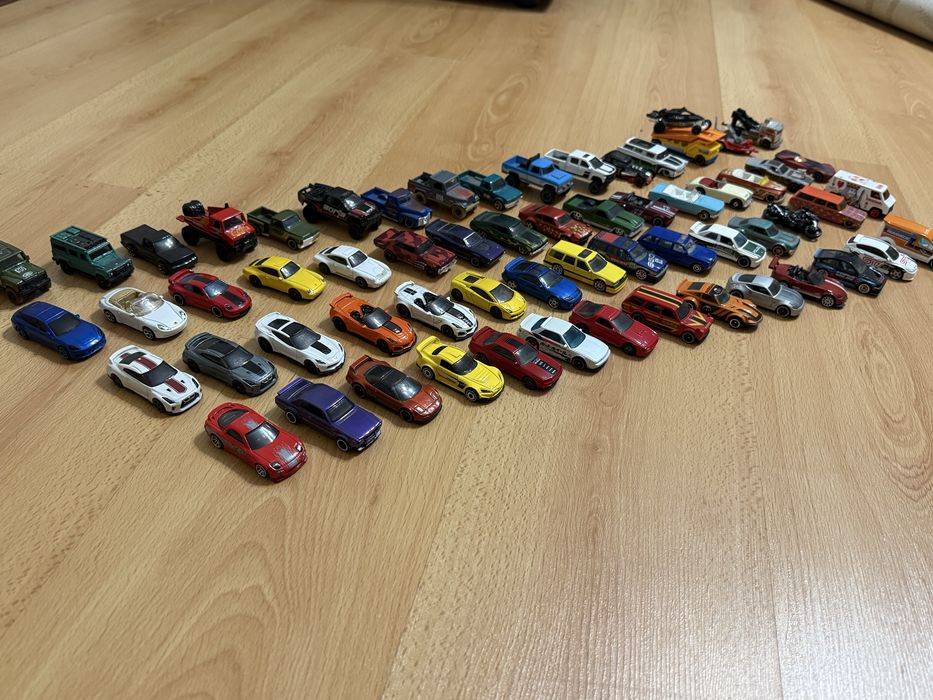 Колекция машинок Hot Wheels