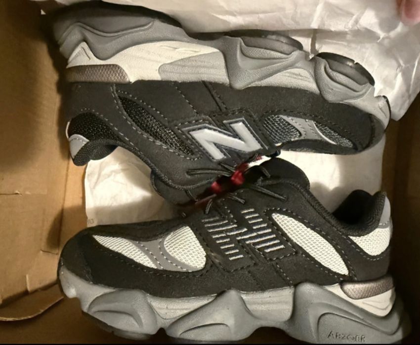 New Balance 9060 copii 27,5