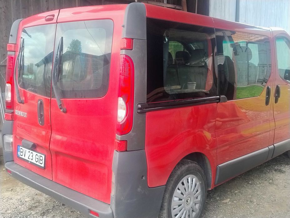 Renault Trafic, 8+1 locuri