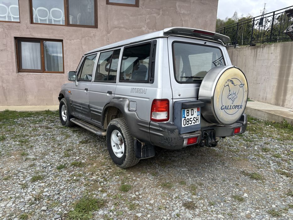 Vand sau schimb Hyundai Galoper 2,5 D 4x4 fara rugina,