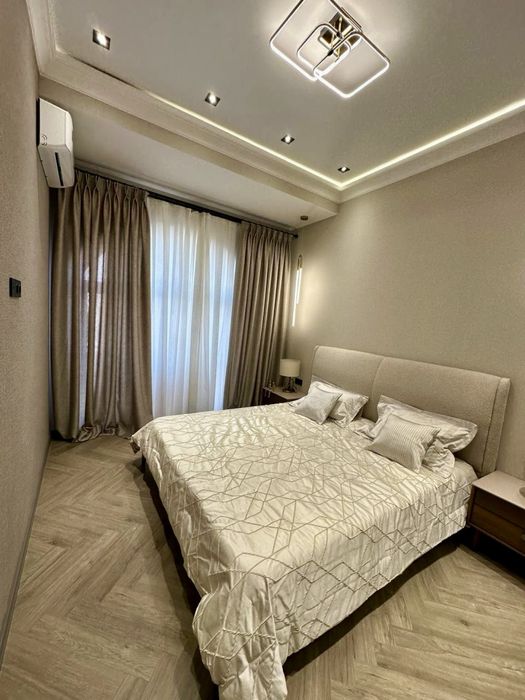 Продаю Квартира Новостррйка Ж.К Барокко 3/5/10 Новомосковская 85м2.