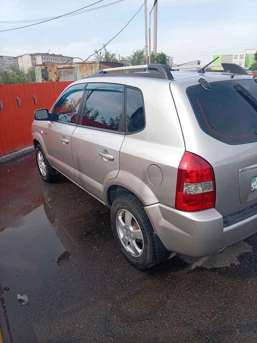 Автомобиль Hundai Tucson 2005