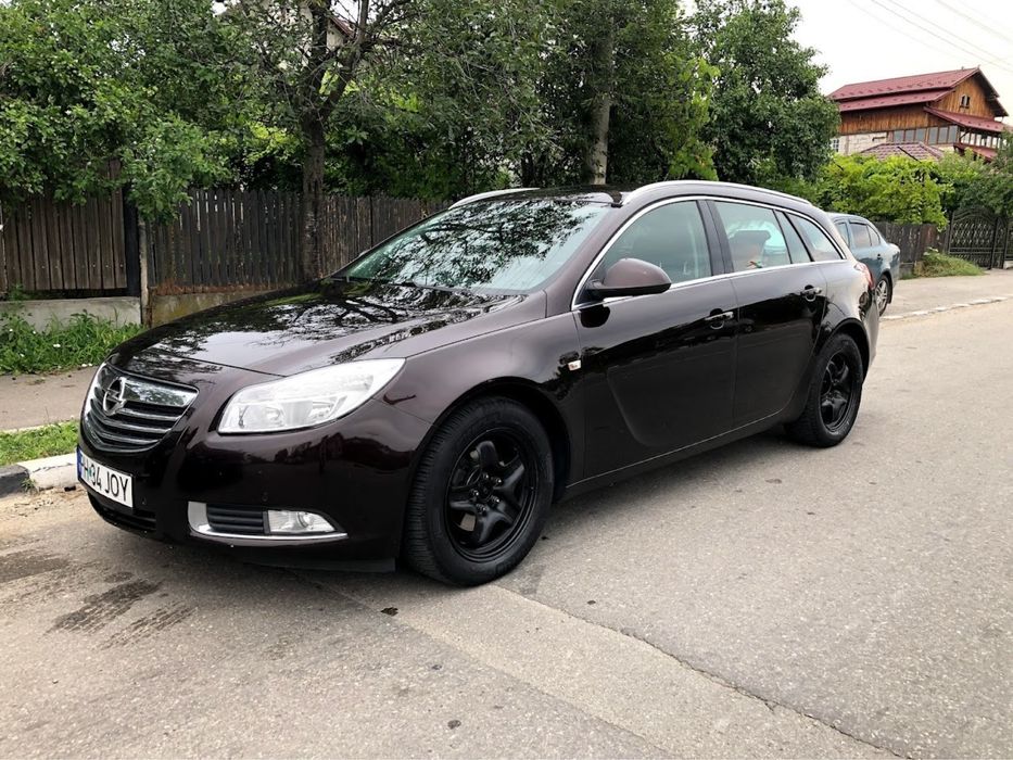 Vând Opel insignia Sports Tourer 2012