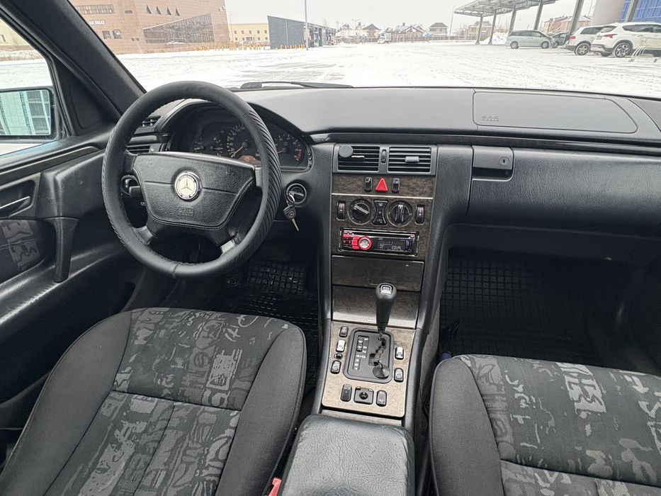 Mercedes e240 2.4 автомат