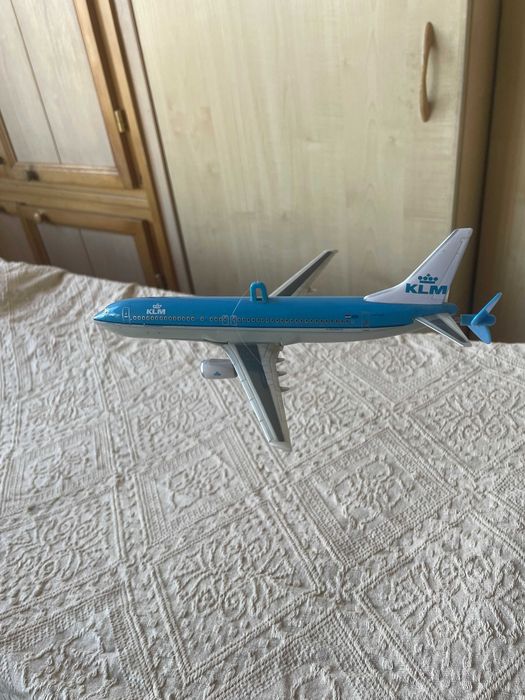 самолет   игрушка фирмы   KLM