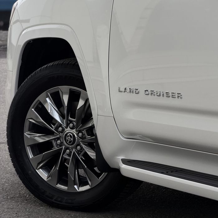 Toyota Land Cruiser 300  Full 2026 yil 3.5 turbo