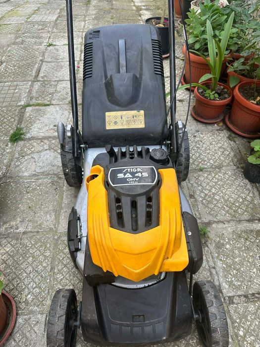 Бензинова косачка