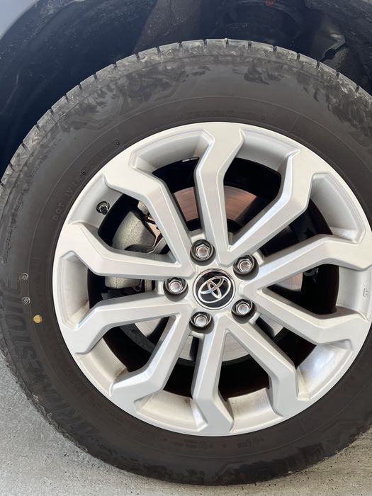 Vand 4 jante toyota+cauciucuri bridgestone