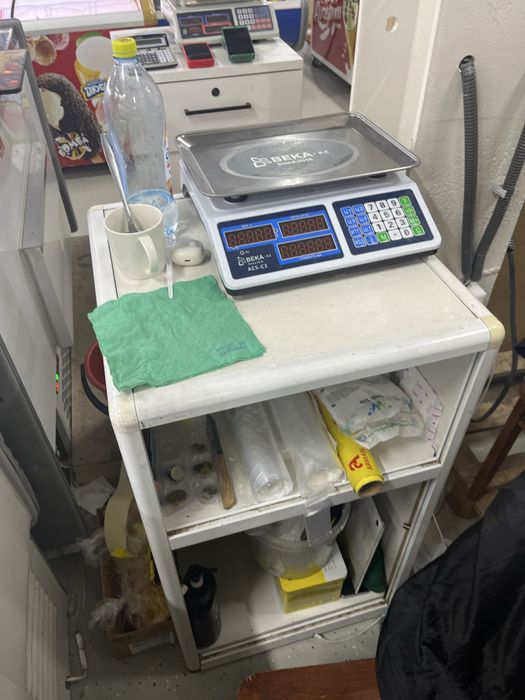 Продам холодильник витринный