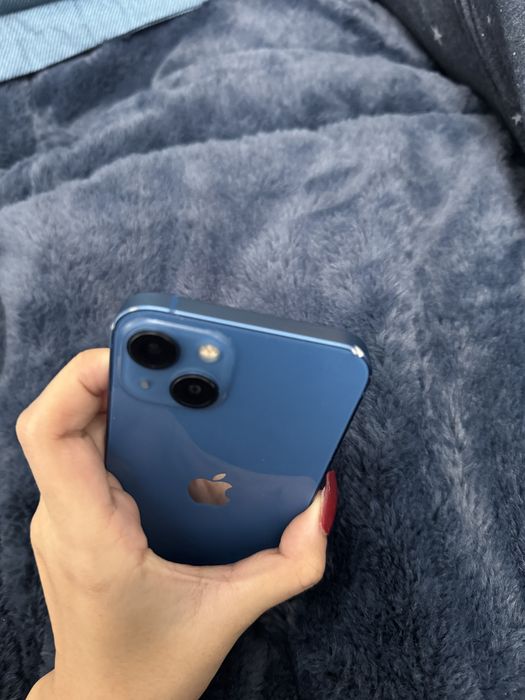 iPhone 13, в отличном состоянии